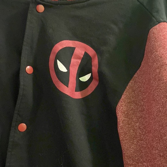 Marvel Mens Deadpool Red and Black Button Down Jacket Sweatshirt L - Picture 2 of 8